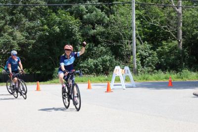 Cyclists were greeted with cheers as they made it to the Wareham water stop. 