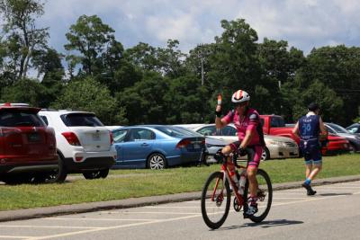 This rider had a treat while making their way to the pit stop. 