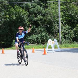 Cyclists were greeted with cheers as they made it to the Wareham water stop. 